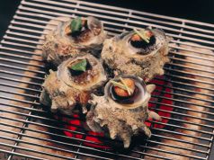 料理メニュー写真 活さざえのつぼ焼き