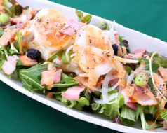 料理メニュー写真&nbsp;ほうれん草とベーコンのかりかりサラダ