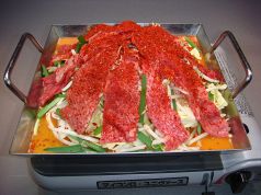料理メニュー写真&nbsp;和牛カルビ旨辛鉄板焼(1人前)
