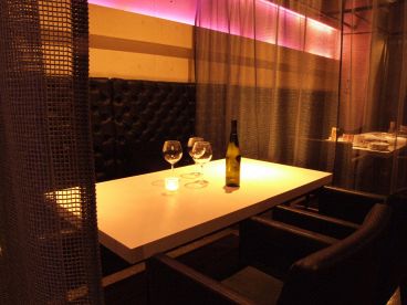 ウォールバーダイニング WALL BAR DINING 北2条駅前通り店の雰囲気1
