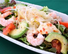 料理メニュー写真&nbsp;海老とアボカド、豆腐のチリサラダ