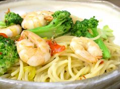 料理メニュー写真 海老とブロッコリーのアンチョビソースバジル風味