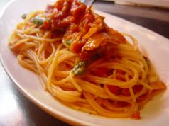 料理メニュー写真&nbsp;ベーコンとアスパラのトマトソース