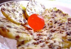 料理メニュー写真&nbsp;じっくりカルヴァドスに漬け込んだレーズンバター
