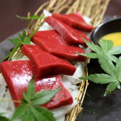料理メニュー写真 近江八幡赤蒟蒻のお造り 酢味噌