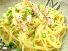 料理メニュー写真 厚切りベーコンと卵