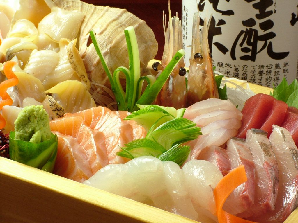 びくにコース:『刺身9点盛り』。旬の魚介を豪快に堪能!