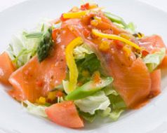 料理メニュー写真&nbsp;スモークサーモンサラダ