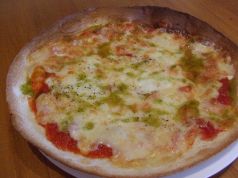 料理メニュー写真 定番マルゲリータピッツァ