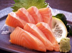 料理メニュー写真 サーモンのお造り