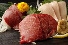料理メニュー写真&nbsp;馬刺し３色盛り合わせ