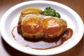 料理メニュー写真 とろけるチーズとトマトのビーフハンバーグカツレツ