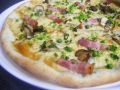 料理メニュー写真&nbsp;ベーコンとキノコの照り焼きピッツァ