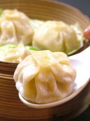 料理メニュー写真 極上 小龍包 三個