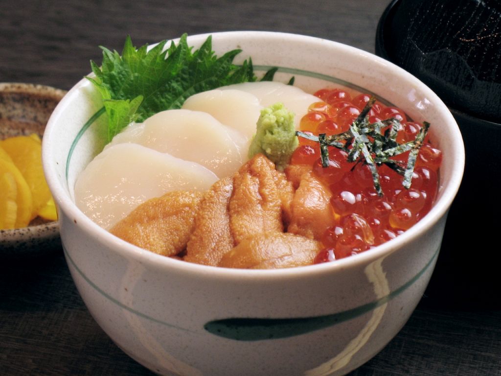 様々なお料理を楽しみたい方に嬉しいミニ丼630円～