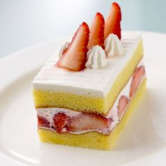 料理メニュー写真 ストロベリーショートケーキ