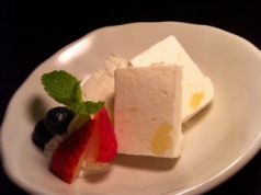 料理メニュー写真&nbsp;レモンのクリームチーズグラッセ
