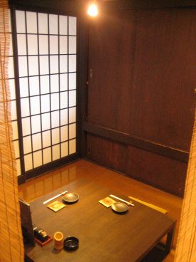 絶品焼き地鶏 蔵やの雰囲気1