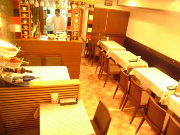 ユジン yujin 銀座店 カレー インド料理の雰囲気1