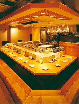 でん 新宿 居酒屋の雰囲気1
