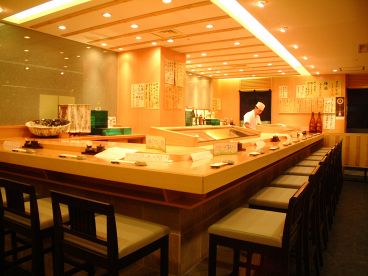 鮨辰 すしたつ 川崎 さいか屋店の雰囲気1