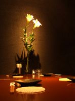 季節の花をテーブルに…
