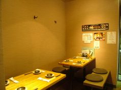 4名テーブル席は2席。