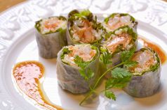 料理メニュー写真 海老とホタテの生春巻