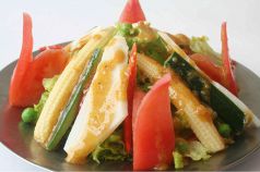 料理メニュー写真&nbsp;ニョンさんの新鮮野菜サラダ