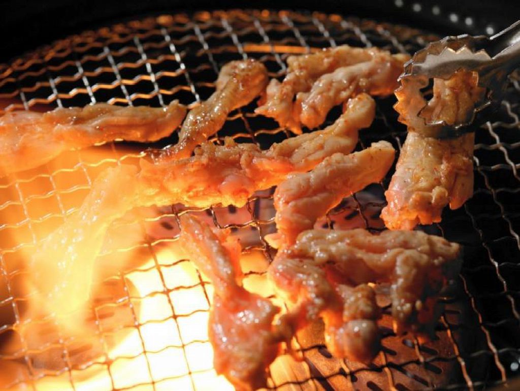 ぷりっぷりの食感と自家製の漬けダレが旨い!!ヤミツキの赤から名物せせり焼き409円