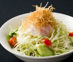 料理メニュー写真&nbsp;半熟玉子のシーザーサラダ
