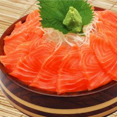料理メニュー写真 桶いっぱいサーモン