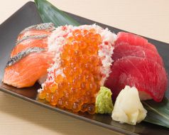料理メニュー写真 海鮮のっけ盛り寿司