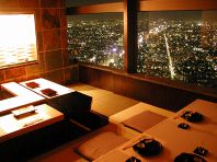 夜景を見ながらすしを堪能