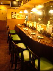 姉妹店の三宮店のカウンターはカップルに♪