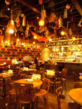 バルデカンテ Bar de Cante 横浜ベイクォーターの雰囲気1