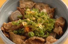 料理メニュー写真 コトコト煮込んだ牛スジの柚子ポン酢