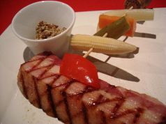 料理メニュー写真&nbsp;ドイツ産　厚切りベーコンのグリル