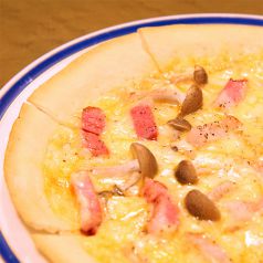料理メニュー写真&nbsp;きのこ&ベーコン ピッツァ