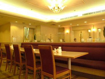 アイリス 銀座キャピタルホテル新館 レストランの雰囲気1