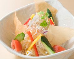 料理メニュー写真 北の黄金鶏大根サラダ