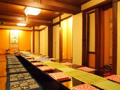 個室は襖を外すと32名様まで収容可能です。