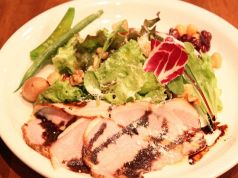 料理メニュー写真&nbsp;自家製ハムのサラダ
