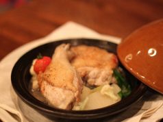料理メニュー写真&nbsp;鶏腿肉と野菜のタジン &nbsp;&nbsp;