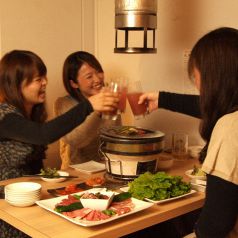 2～5名様はこちらのお席、5名の2席は要相談