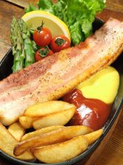 料理メニュー写真&nbsp;厚切りベーコンステーキ