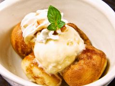 料理メニュー写真&nbsp;メイプルプチケーキ＆バニラアイス