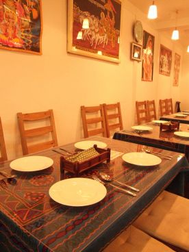 インド料理　スーリヤ　八重洲店の雰囲気1