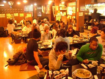 新世界もつ鍋屋 京都店の雰囲気1