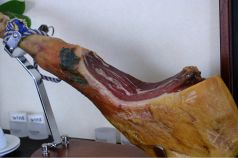 料理メニュー写真&nbsp;生ハム“ハモンセラーノ”